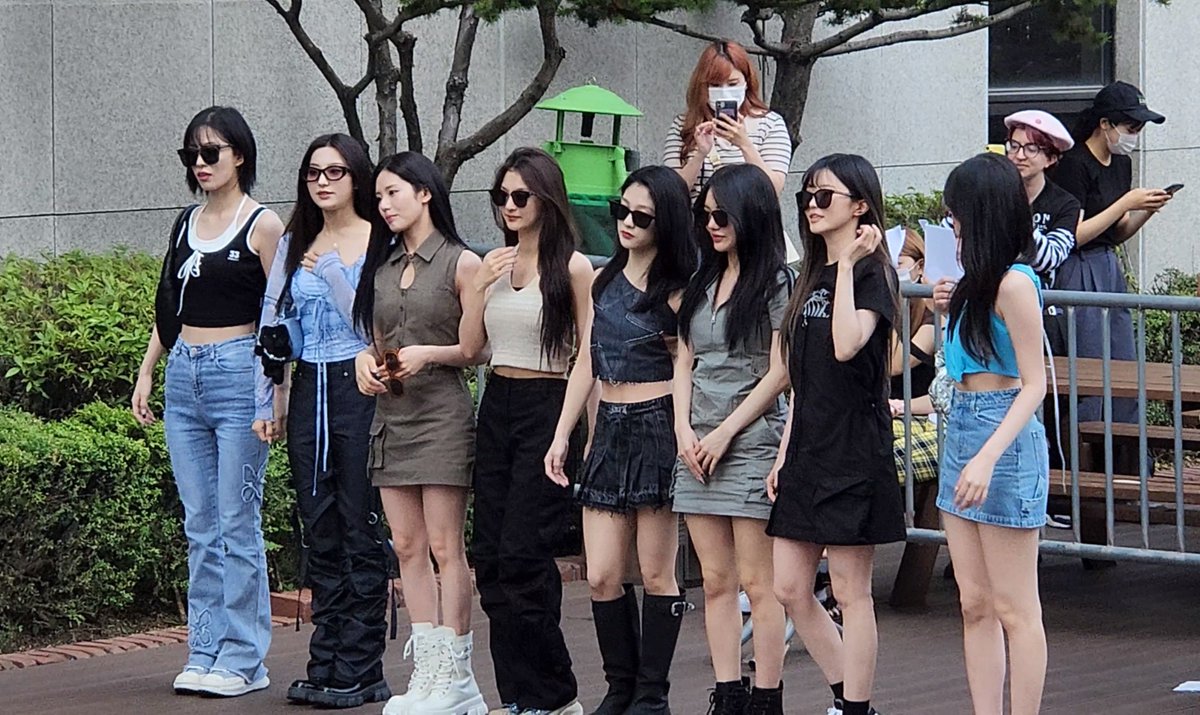 넷픎 tweet media