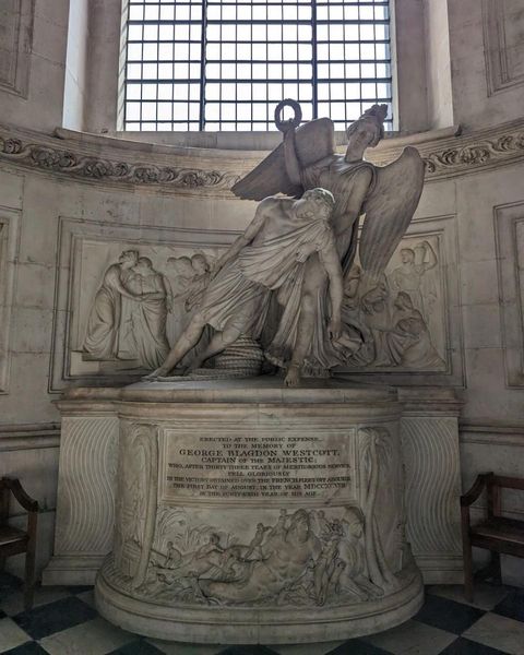 UK - London - St. Paul's Cathedral
A good time is a good time in life, with the piano, chess, painting, poetry, wine and flowers, and with the oil, salt, soy and vinegar
#travel #life #scenery #soul #culture #customs #experience