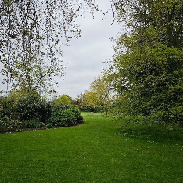 England-London-Regent's Park
Truly uninhibited souls don't really care about anything, because they have the pride of kings deep inside them
#travel #life #scenery #soul #culture #customs #experience