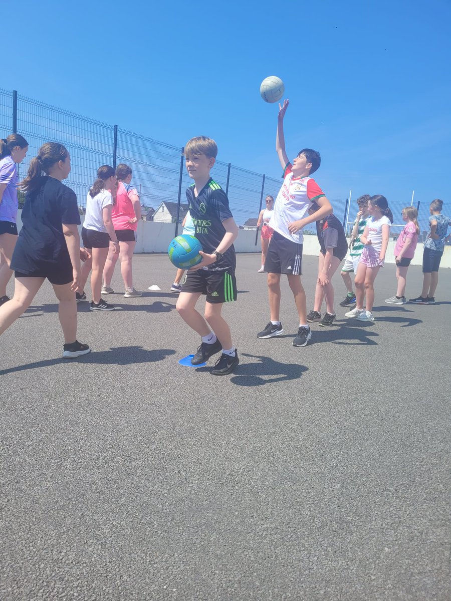 cumanndl's tweet photo. Keadue NS had a busy day, celebrating @DungloeGAA #AllianzCumannnamBunscolWeek23 Acrivity week.
All Ireland Gaeltacht winning past pupils popped I for a visit! https://t.co/igFEfj4SBK