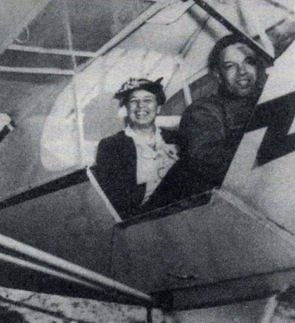 MoonMarsX's tweet photo. Yesterday is history. Tomorrow is mystery. Today is a gift. That's why it's called the present.

- Eleanor Roosevelt

📷 Eleanor Roosevelt at Tuskegee, @airandspace

📽️ Stephen Hawking, “Why We Should Go Into Space” via National Space Society (@nss), @NASA
https://t.co/YoOmLptOrc https://t.co/lkFLZTv4NP
