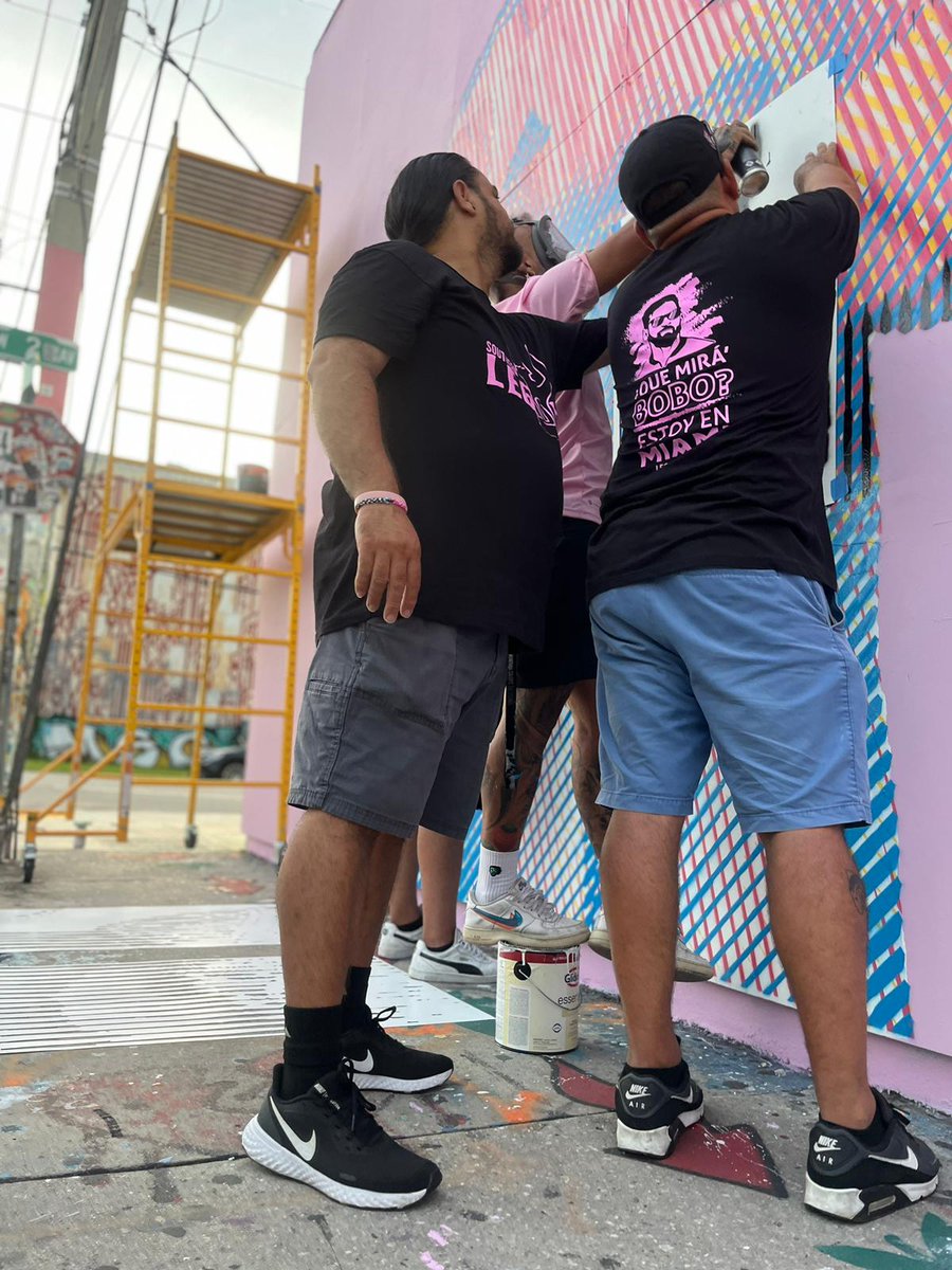 Southern_Legion's tweet photo. We had the honor of collaborating with artist @ArlexCampos on his mural tribute to #Messi𓃵 in Miami. Come and see it, on Wynwood 2nd Ave and 23rd St.
#interMiamiCF #SouthernLegion #Wynwood https://t.co/Dh1k4kSptj