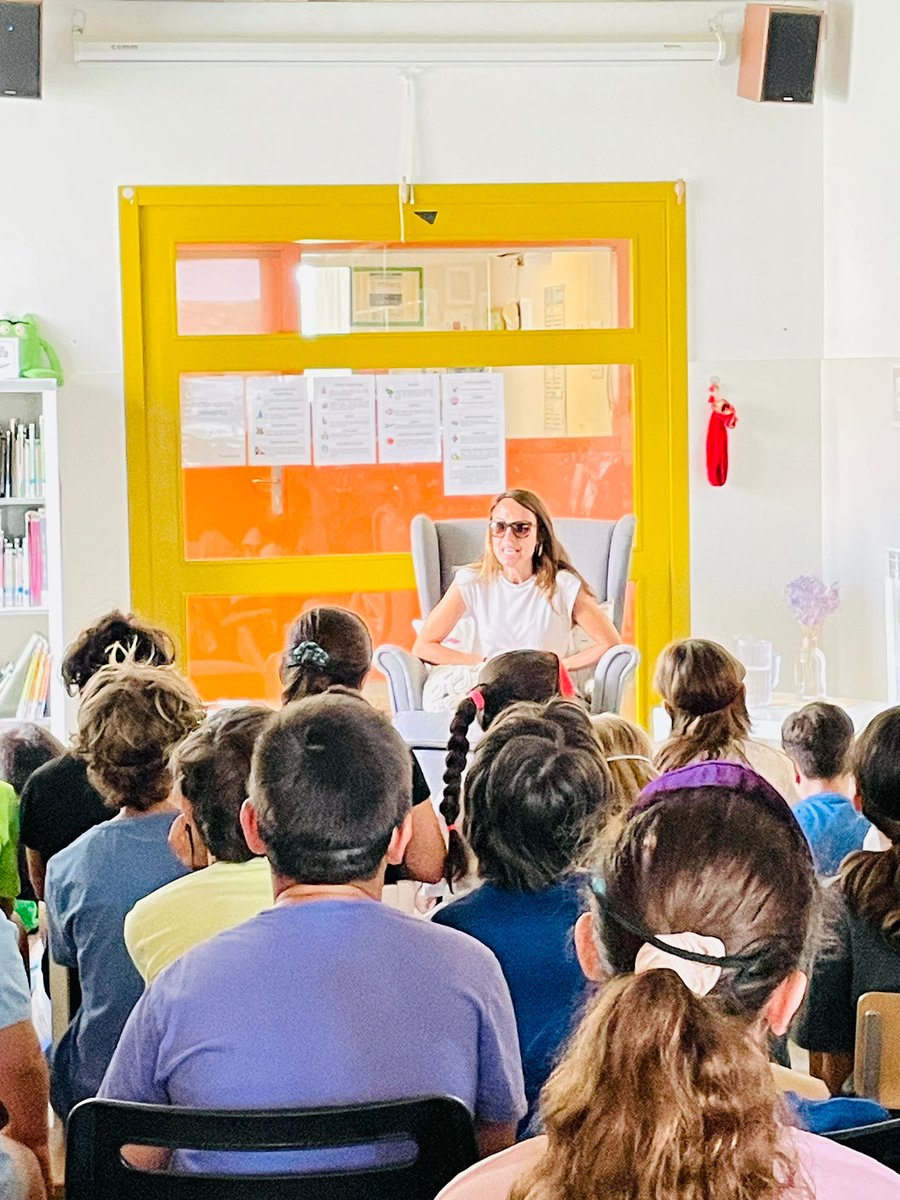 Avui ens ha visitat a l'escola <a href="/mariapetitv/">Maria Petit</a> per compartir la seva experiència vital amb els infants de 5è i complementar així l'aprenentatge realitzat amb la #Cantània d'aquest curs. Moltes gràcies Maria, ha estat un plaer escoltar-te!