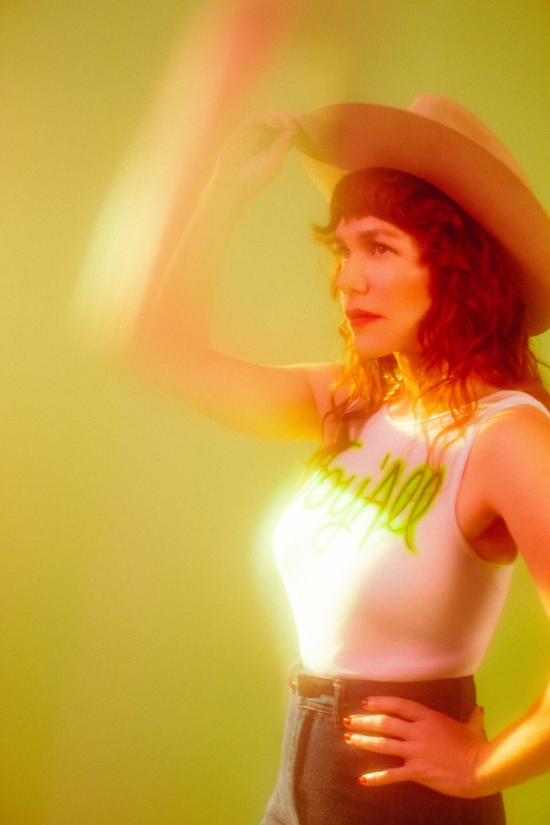 jennylewis's tweet photo. Joy’all /Joi/yol/ noun 1. Joy to all 2. A feeling of great pleasure and happiness  

Listen to Jenny's fifth solo album, Joy’All, out now: https://t.co/tiXHCjke5X

Photo by Bobbi Rich

- JLHQ ❣️ 

#JoyAll https://t.co/NjNIrds2my