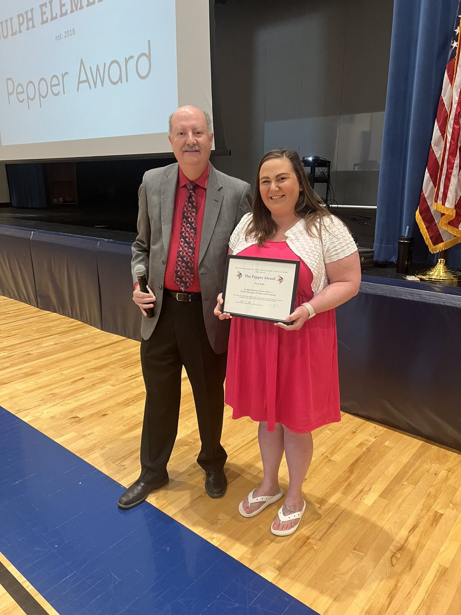 This years PEPPER award was presented to, Mrs. Mary Bailer, who goes above and beyond daily for the students, staff and families here at Gulph Elementary School. Congratulations, Mary! @UpperMerionSD @gulphedugator