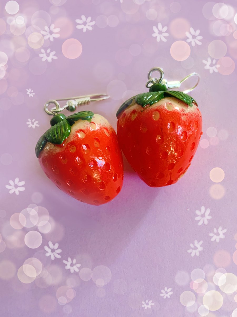PearWitch's tweet photo. New merch just hit my shop!
So excited to add these 🍓🍄
#strawberry #mushroom #jewelry #earrings #necklace https://t.co/xjtksC3jwU