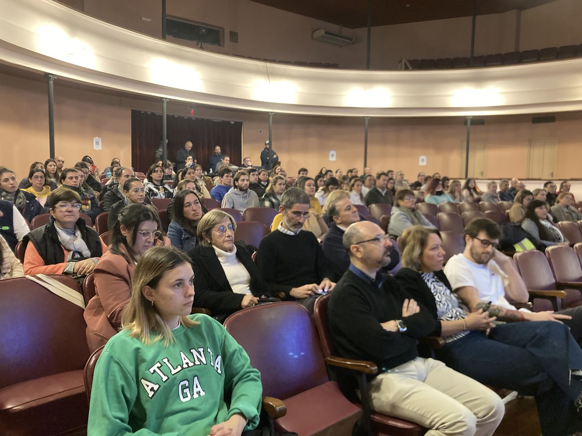 ANDEUruguay's tweet image. Estamos en Flores presentando el programa #ModoDigital 
Conocé más del programa en mododigital.uy