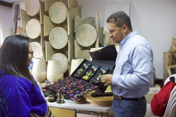 RedAdelco's tweet photo. #ComercioConIdentidadLocal está en #Nariño creando conexiones con organizaciones locales para conocer experiencias turísticas e identificar sus artesanías para sumarlas a Terranía ¡Trabajamos por impulsar el talento local! #SomosDELterritotorio #ConLaSociedadCivil🇪🇺🇨🇴 https://t.co/NjIrZkpCDe