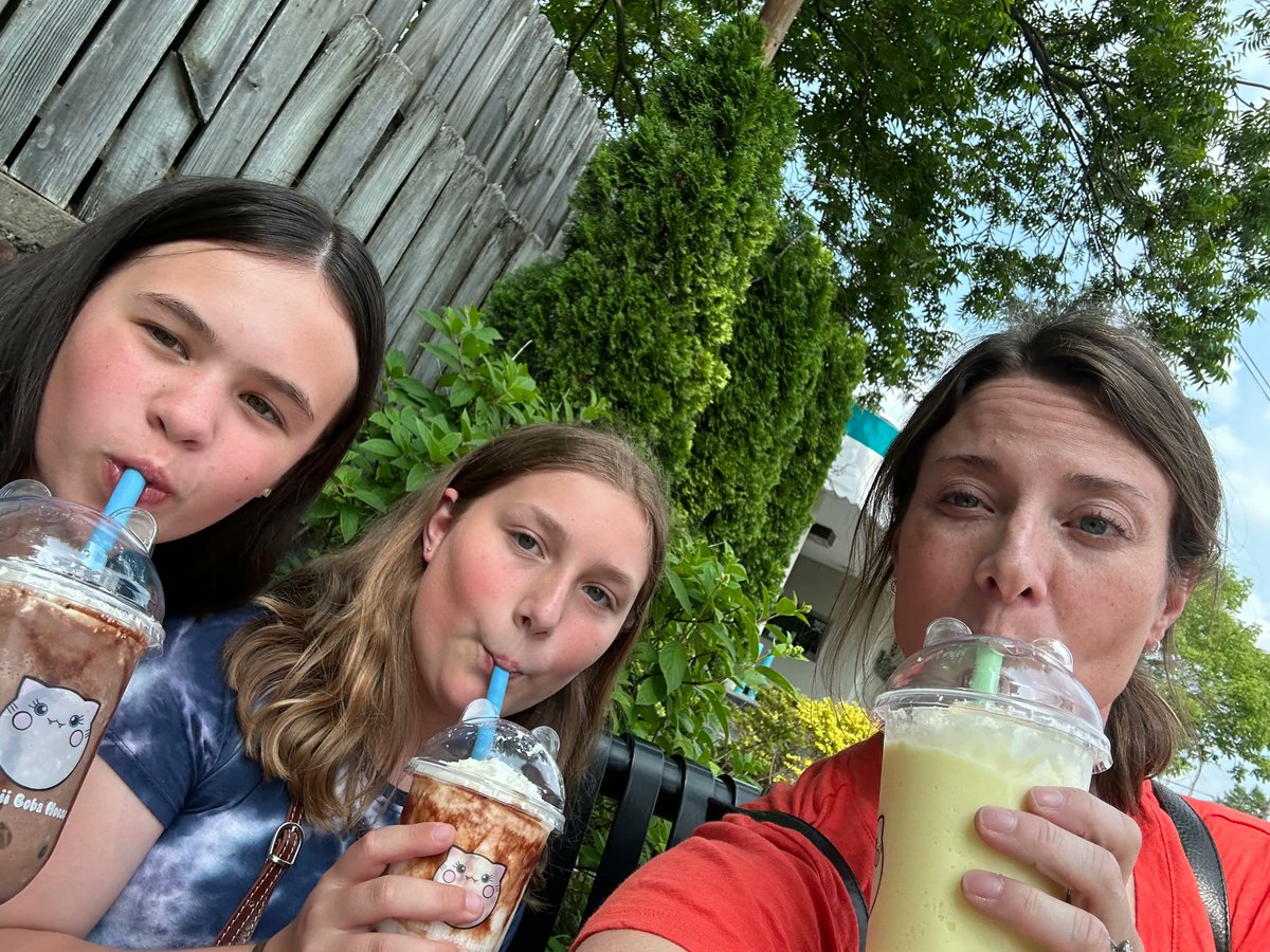 AnthonySchool's tweet photo. Bookworming with Mrs. Darnell! Many of our staff donate โexperiencesโ as auction items for our fundraisers. One middle school family purchased Mrs. Darnell's experience - book shopping at Wordsworth and a fun afternoon in the Heights! #TAScommunity https://t.co/wuOd0gpwEv