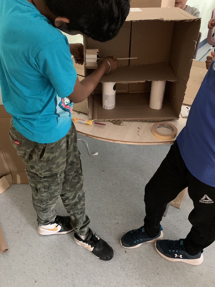 MsAndreaCooper1's tweet photo. One of our last projects of the year! Designing, creating and building an eco-friendly home. #PeelEML @EdenrosePS #grade5life https://t.co/SfyJTRMTXD
