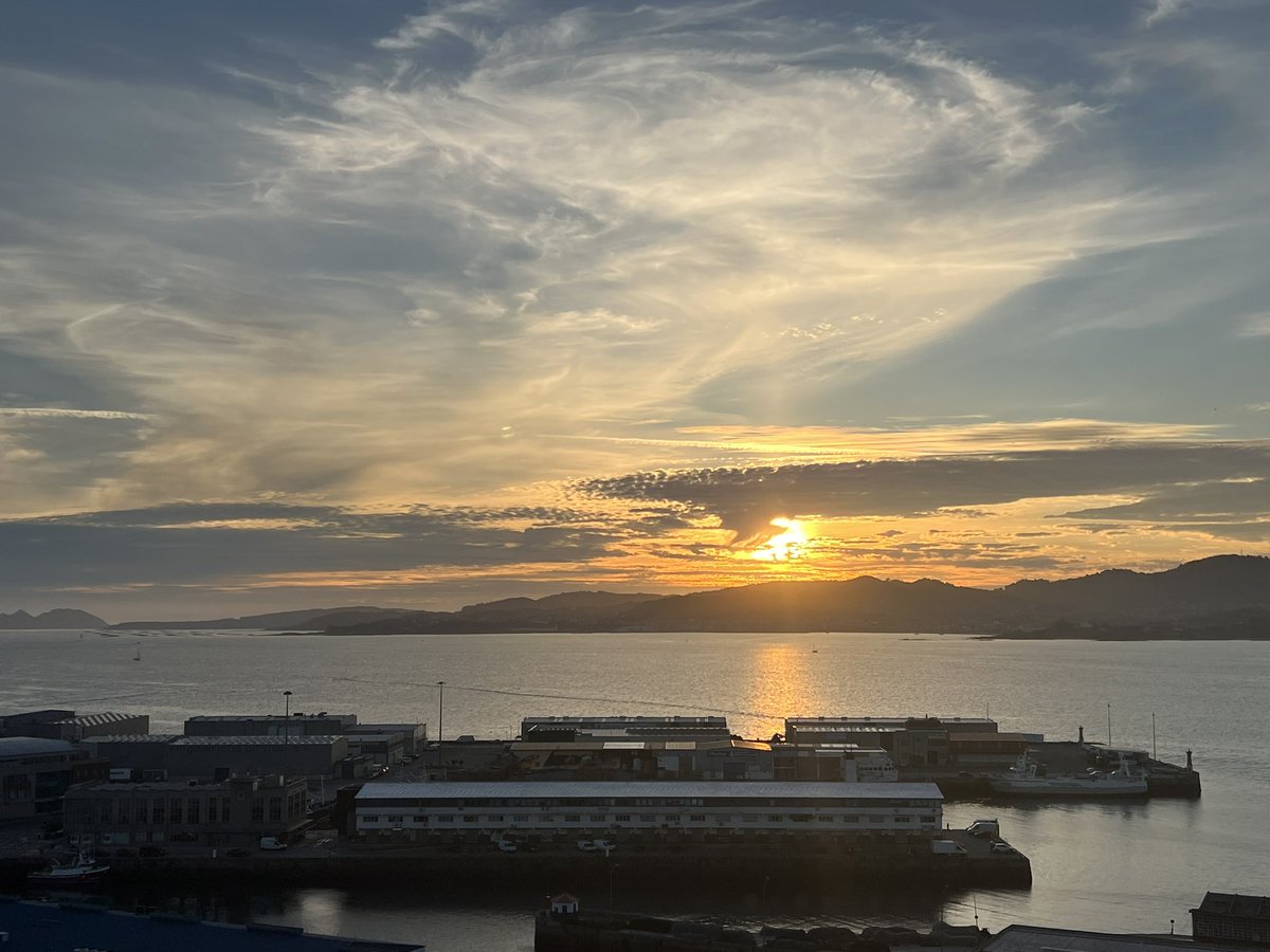 15/6/23 #ocaso #solpor #puestasdesol #atardecer #sunset #sunsetphotography #skylovers #RiadeVigo #RiasBaixas