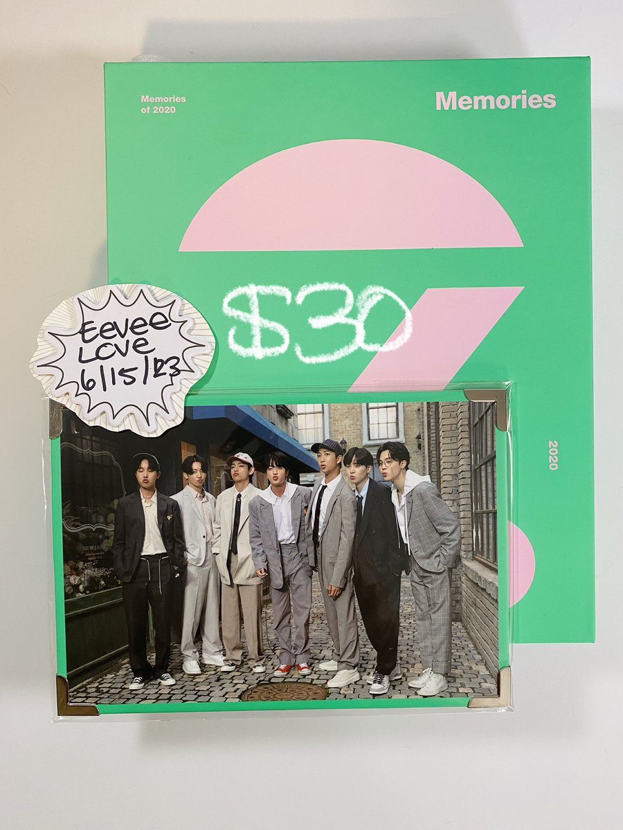 eeveelovesbts's tweet photo. WTS BTS OFFICIAL MERCH:

•official and mint condition 
•pay pal zelle Venmo
•usa based world wide shipping available 

Dm me if you have a questions ! https://t.co/oithySAlLc
