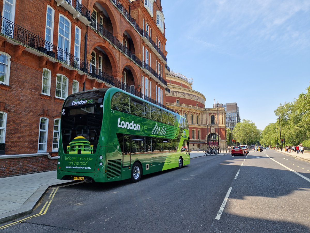 RTL_Robert's tweet photo. I am so excited to reveal our brand new buses coming soon to Green Line... and to announce their new "Windsor Express" brand names of The London Line 702 and Flight Line 703. They really are fit for a King! https://t.co/K4BG6MCqeu