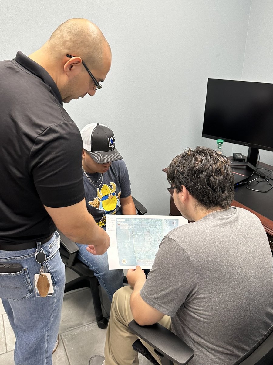 Iceengineers's tweet image. ICE interns test fly the Aibot AX-20 this morning! #icengineers #tatosopportunity #internship