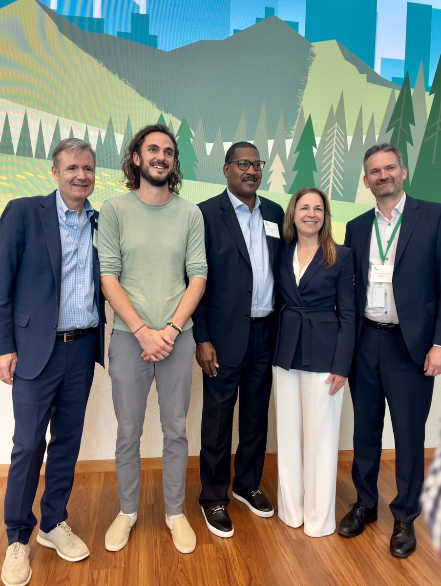 JadDaley's tweet photo. That’s a wrap on incredible @1t_org_US Summit in NYC. Together we’ve grown a 🇺🇸 #TrillionTrees community that mobilizes all hands for all lands, from #TreeEquity in cities to protecting &amp; restoring biodiverse forest landscapes. Join us to learn, innovate &amp; scale up together! 💚🌳 https://t.co/wzWp8rjBSm