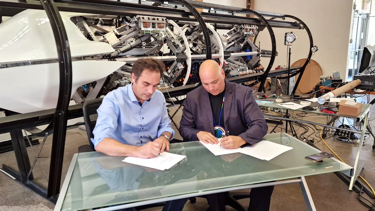 TransPod_Inc's tweet photo. We are thrilled to announce that #TransPod has signed an MOU with @clean_corp (CCC) to shape a greener, more #sustainable world.
Stay tuned as we witness the transformation of communities and the pioneering efforts of TransPod and CCC in creating a cleaner tomorrow!
#futureofmobility #jobs #Alberta @Richard4Alberta