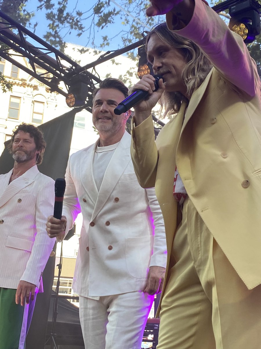 ClarePaddon's tweet photo. @takethat: Simply the greatest! 
Thanks for the amazing memories with the #Westcountrywonders @lindseyforster2, @malardy, @clarebidgood at the #GreatestDaysPremiere https://t.co/0E5SQ5WtFT