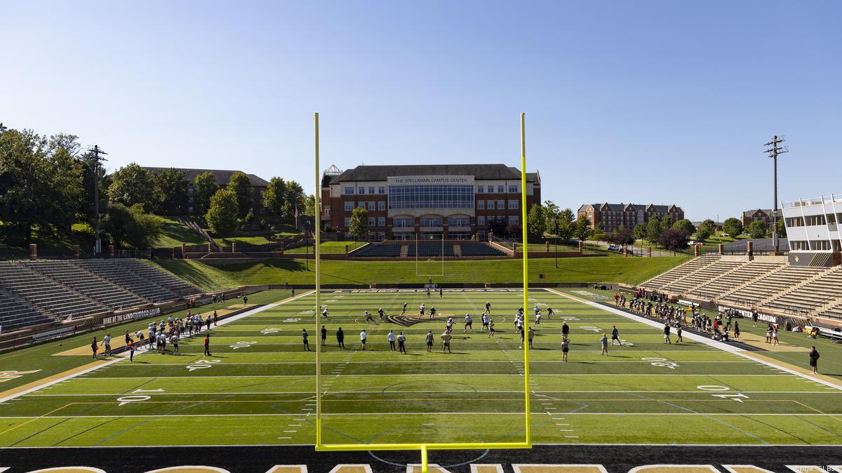 CJGreenDB2's tweet photo. After a great phone call with @stugfb. I’m blessed to receive a Division 1 scholarship @LU_Lions!
@SFHSFBWheaton @CoachGriff_IFF @CoachMac44 @Phouly31 @tncuniversity @EDGYTIM @PrepRedzoneIL @CoachBigPete https://t.co/87x0VW2L5E