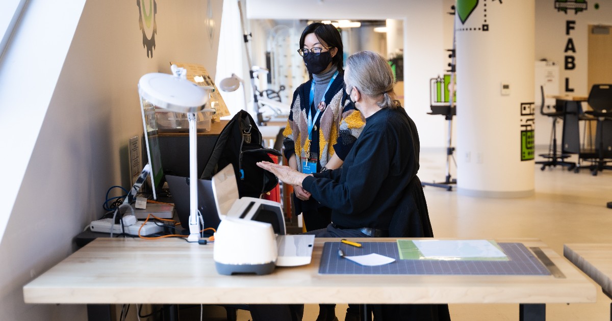 EPLdotCA's tweet photo. Let our Makerspace take you for lunch! Pop in on Monday, June 19 or Monday, June 26 and get creative with our fun gadgets like our heat press, Cricut machines, sewing tools, and paint supplies.๐จ
Check it out: https://t.co/YS3PoY2Z9F #MakerspaceMonday #GetCreative #LunchBreakFun https://t.co/b6ekwPdHIR