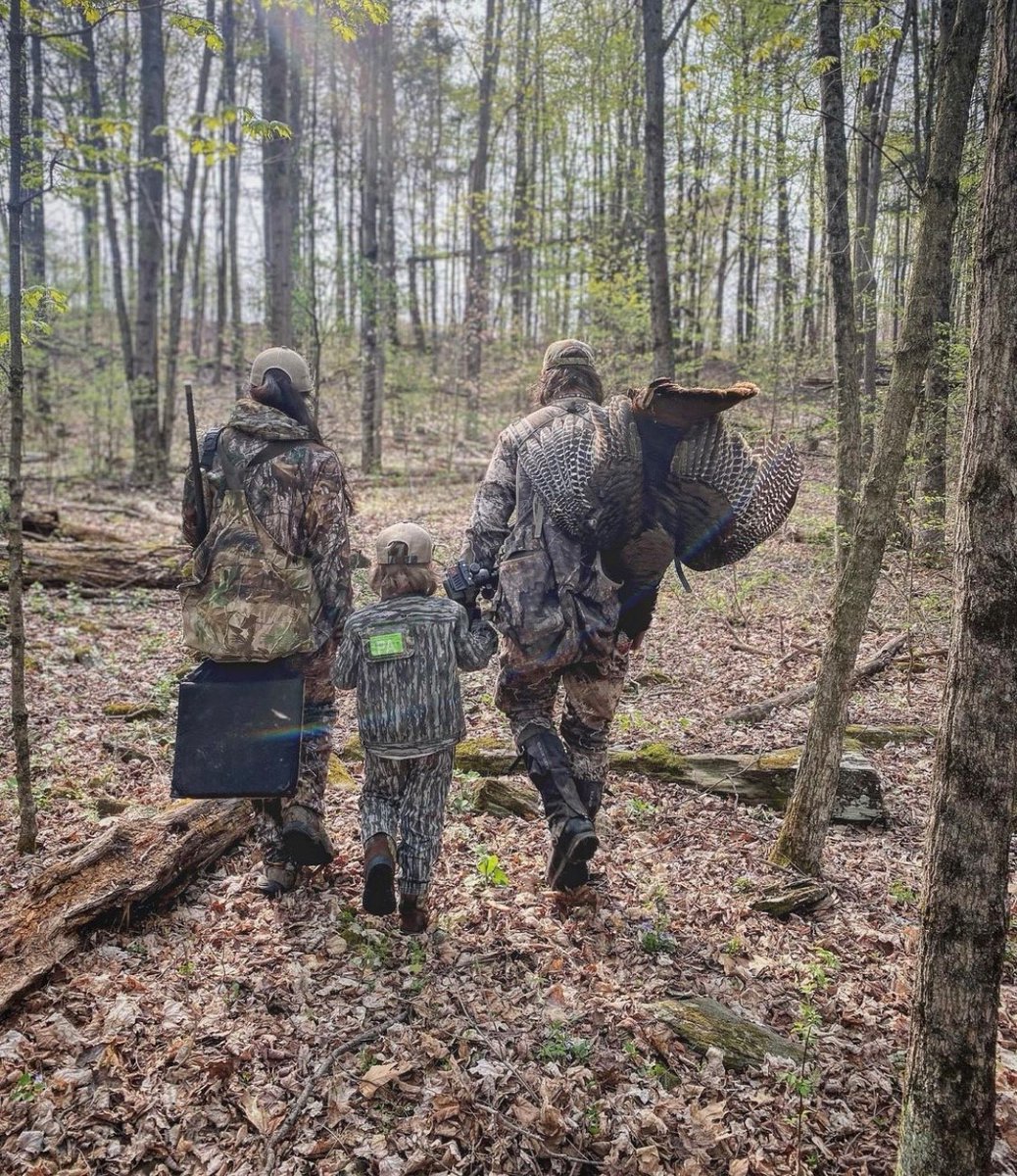 OUTDChannel's tweet photo. "My favorite walkout of the season! Cruze's first turkey!" - @NateHosie
Who else got their kid a first turkey?
#FindYourAdventure #hunting #wildturkey #youth #kid #kidswhohunt #turkeyhunting #first #firstturkey https://t.co/ymD1kHmUcW