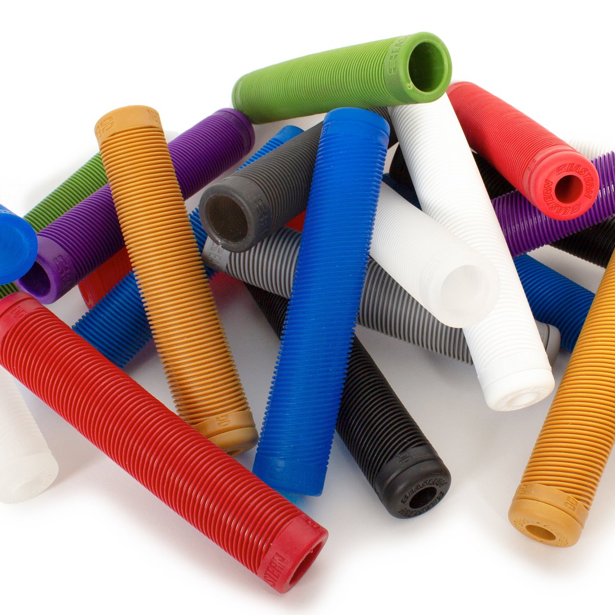 #RibletGrips feature a classic clean diagonal mushroom pattern and a minimal flangeless design. The formula has been reworked for superior grip and durability. #easternbikes #bmx
ow.ly/rH3550OKItN