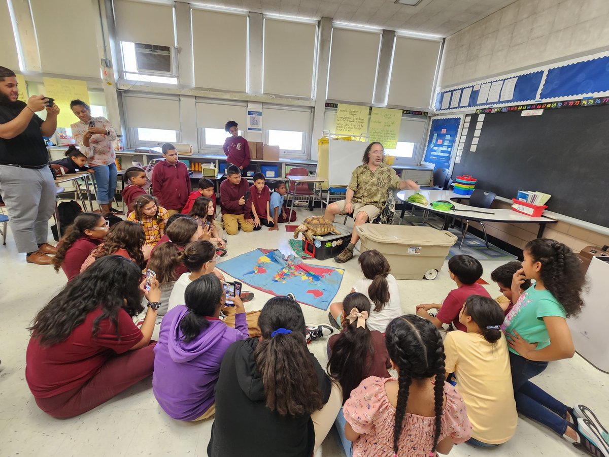AspiraNj's tweet photo. ASPIRA BRINGS STEM TO STUDENTS...REPTILE STYLE!!!
Students of Luis Marin Munoz Elementary got a visit from Enzo of "The Lizard Guys" brought a few visitors to the school. He taught the kids about habitat, food that they eat, and a host of other great facts. https://t.co/t3IvO6sSOU