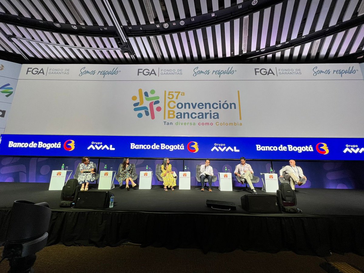 Findeter's tweet photo. #AEstaHora | La Presidenta de #Findeter participa en el panel ‘Crédito para la economía popular’, que se cumple en la 57ª #ConvenciónBancaria. Se refiere a la inclusión financiera en el marco de la economía popular, medidas necesarias para su impulso, así como retos y desafíos. https://t.co/j3Ng9uAxq8