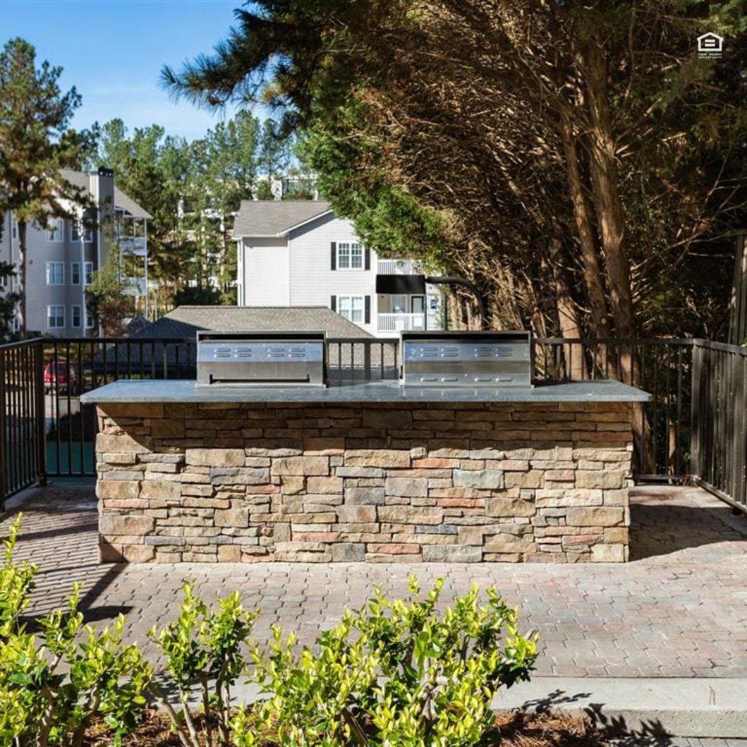 Park Summit Apts tweet media