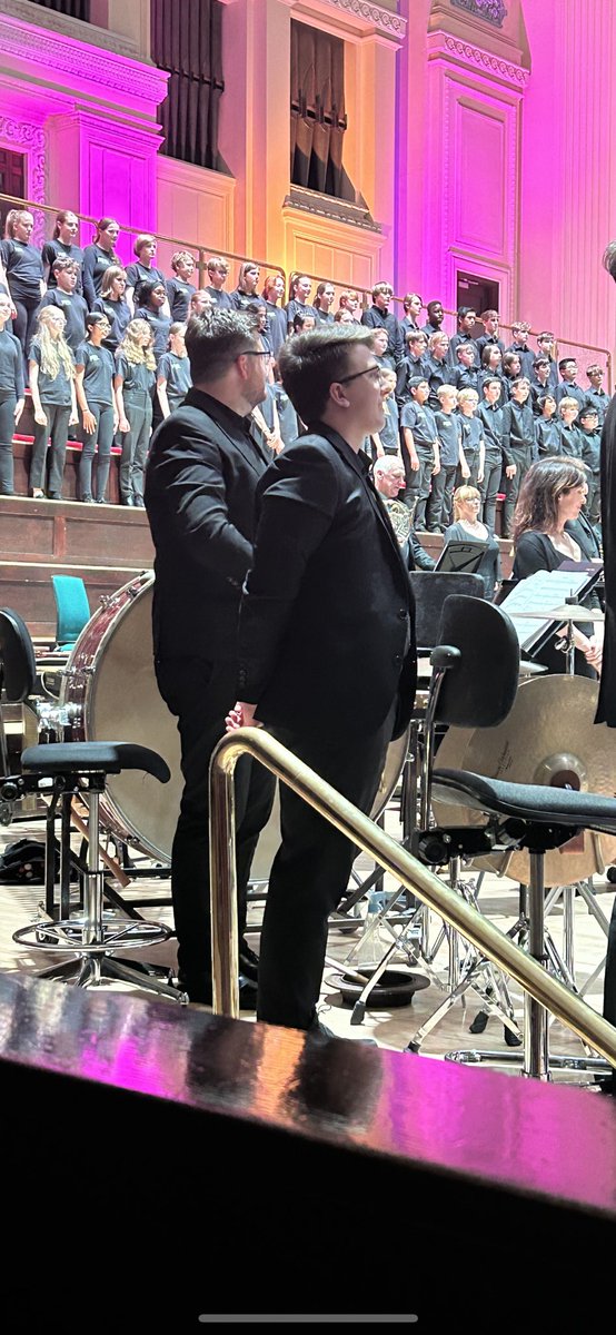 What an amazing concert with @rsno at @CairdHallDundee
The evening was made extra special by seeing our very own Scott Vassie performing as a member of the orchestra. Well done Scott, we are so proud of you! 👏 🥁 @BearsdenAcademy @BAachievement #positivedestinations ⭐️