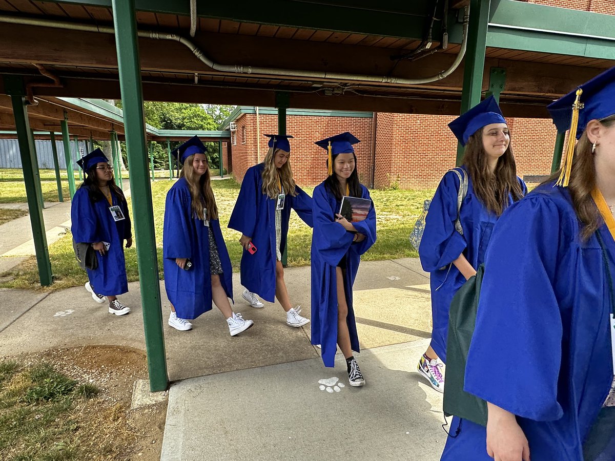 NHS SENIORS return to DAS for a celebratory walk down memory lane! K-12….we are so proud of you!