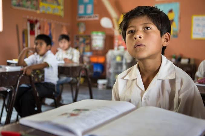 SarahiGT311005's tweet photo. @SEP_mx
@lopezobrador_
@GobiernoMX
@Letamaya
#MorenaOlvidaEducación

Los jóvenes de la FNERRR denunciamos que el partido de MORENA en el poder ha actuado en contra de la educación en México. Se han eliminado programas como las Escuelas de Tiempo Completo, no se han aplicado. https://t.co/nRui3yKtIR
