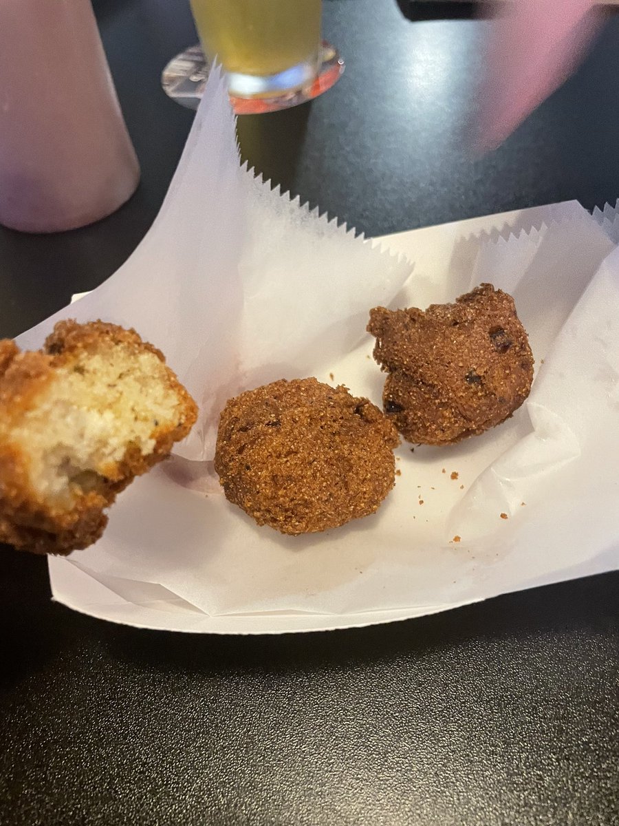 notanerd's tweet photo. Hush puppies are yummy https://t.co/YNcUn4pcWX