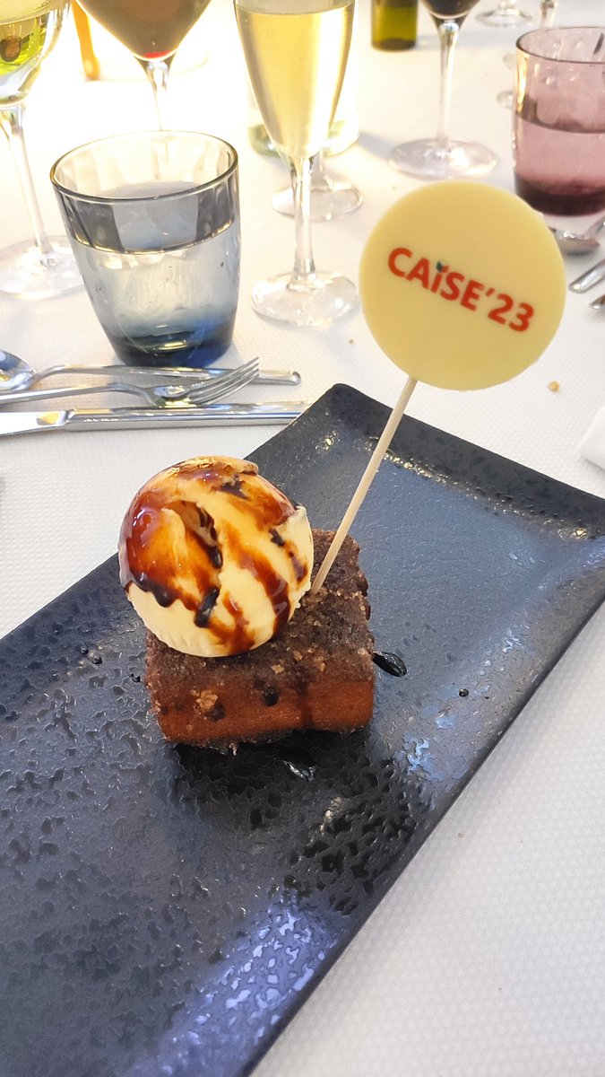 Isis Roca tweet media