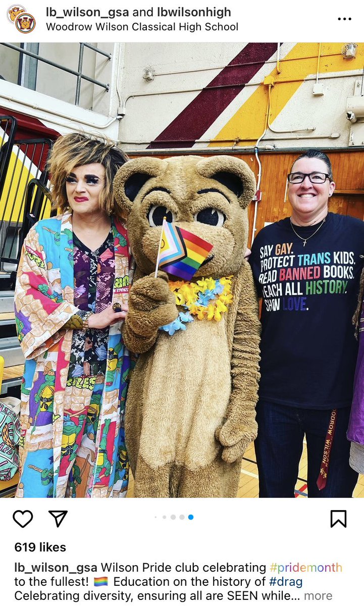 libsoftiktok's tweet image. A school in @LongbeachUSD held a drag show for students at school. A parent told me she was not notified that her child would be subjected to this adult themed sexualized performance at school.

The drag queen who the school tagged- gives away sex toys on his IG