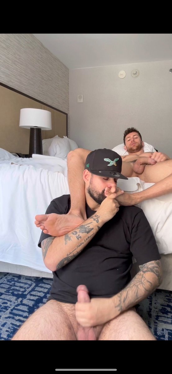 caseycooperxxx's tweet photo. Caught up in the moment 👣😜 Head over to @thekingtyler__ page to see this insane new worship vid we made 💪🏻💯 https://t.co/eEjznX1XUH