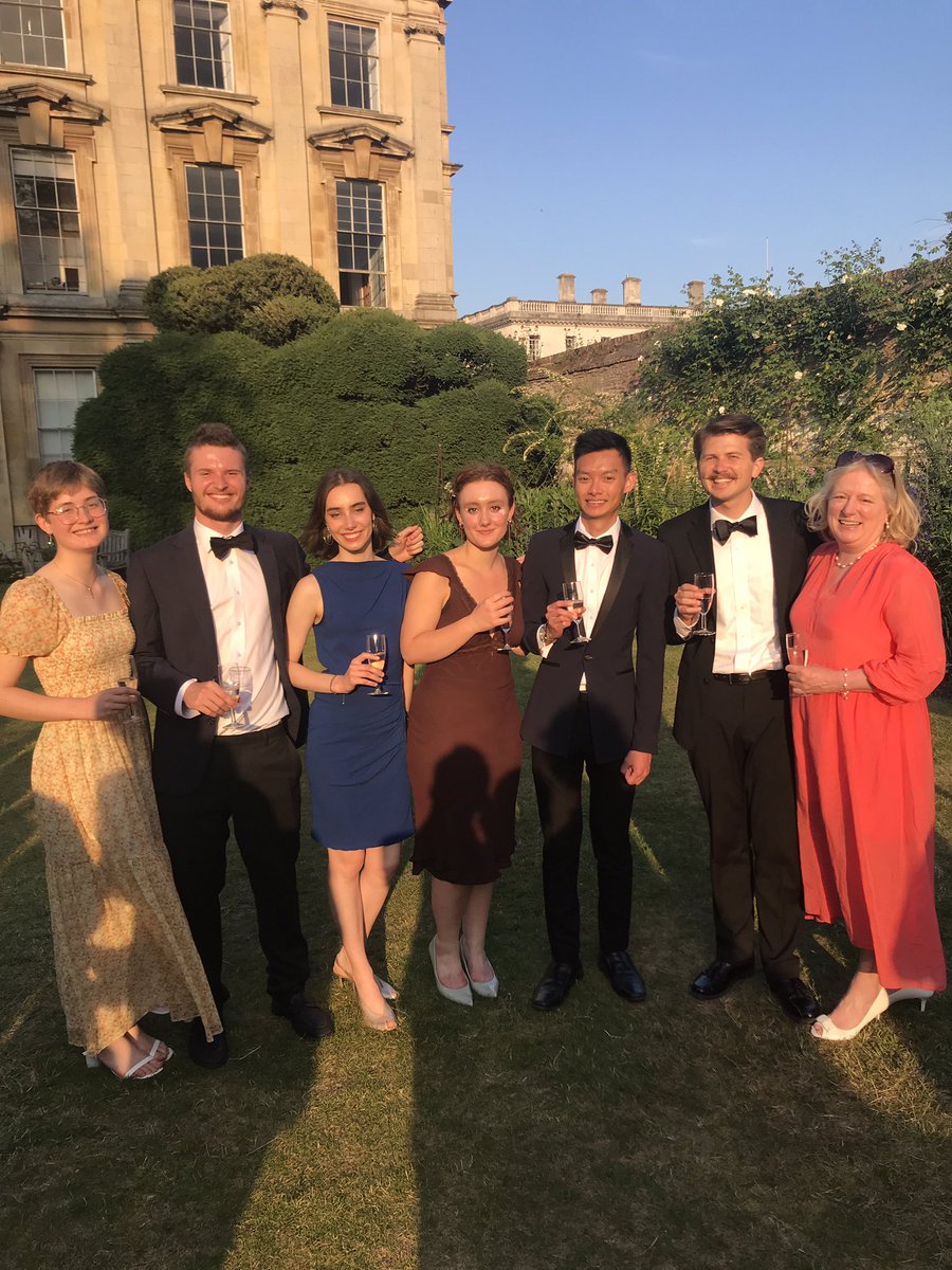 Singquee's tweet photo. Lovely end-of-year dinner @ClareChoir with @mrgrahamross @RobertRice @johnmrutter. Saying goodbye to wonderful students… https://t.co/LfzPqzIxDv
