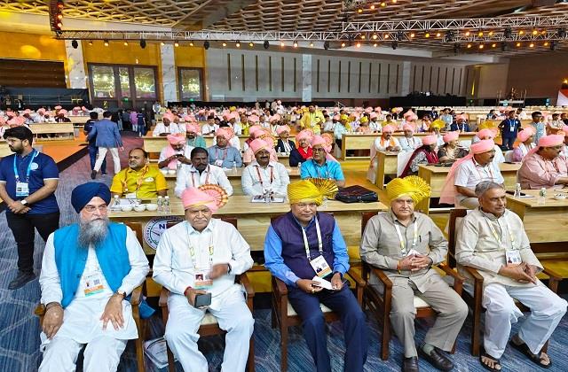 punjabkesari's tweet photo. मुंबई में राष्ट्रीय विधायक सम्मेलन का आगाज, हरियाणा विधानसभा अध्यक्ष ज्ञान च���द गुप्ता के नेतृत्व में विधायकों का दल पहुंचा
https://t.co/Z2UqvLSj36
#haryanahindinews #NationalLegislatorsConference #gyanchandgupta #shivrajpatil #meerakumar #sumitramahajan https://t.co/JfPpE7UjbC