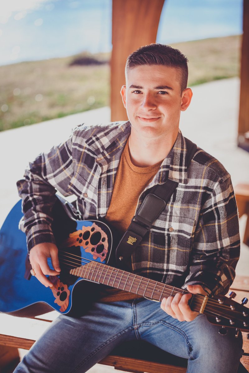 Meet Jonathon⭐️
One of our incoming freshmen🎉
Jonathon is from Fayetteville, Arkansas, with a call from God to be a worship pastor! 

We can’t wait to meet all of our incoming students!
Apply Today to be a part of it all ⬇️
Link in Bio