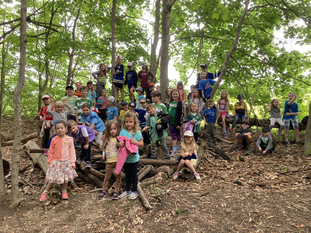 RegierReport's tweet photo. A great day for a trip to Munn’s Grove with our buddies!  @SeaforthPublic https://t.co/SvaAIrzFGA
