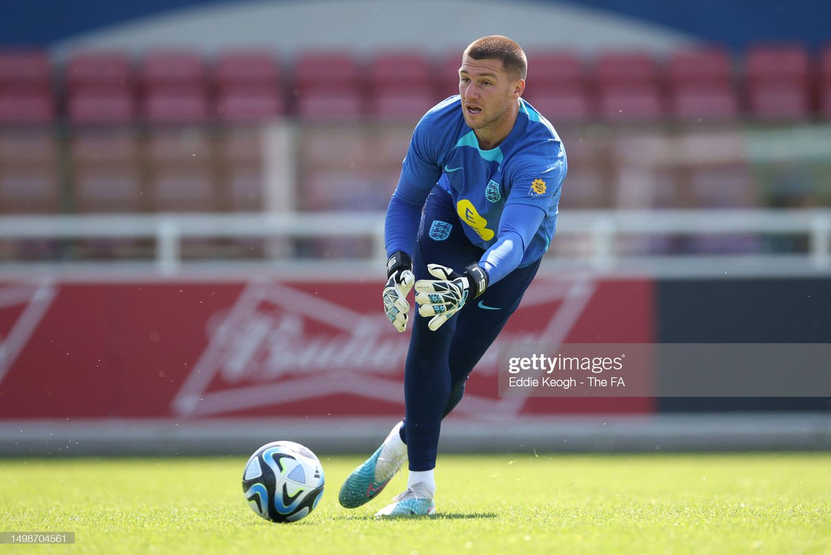 awmcs's tweet photo. Last training session pre-Malta in England today for the 🦁🦁🦁🔴🔵 trio…
Pictures via @GettySport
https://t.co/4m0m2CcEgs
@EbereEze10 @samjohnstone #EbereEze #SamJohnstone #MarcGuehi #cpfc https://t.co/yrbWGkupw6