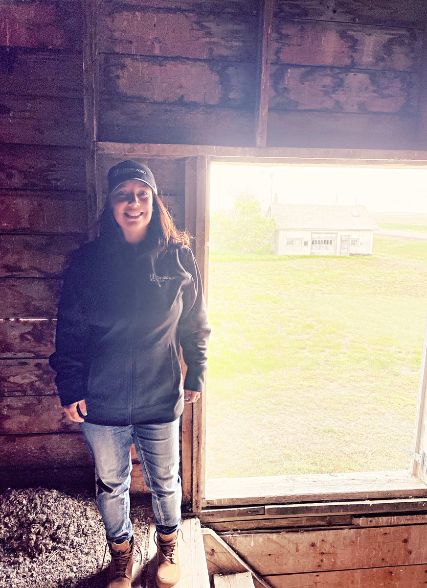 Photo dump! Field day #1 with my teammate Lori V. Hats and jackets required out there today 💨🥶 <a href="/TimacAgroCanada/">Timac Agro Canada</a> #farmthefuture