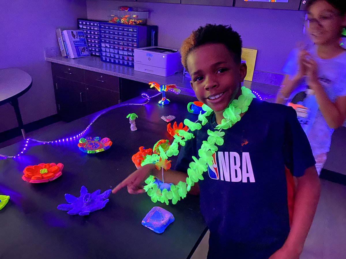 Jamiebenriquez's tweet photo. Glow Art Gallery at Camp Mustang! Students enjoyed displaying their summer art projects! Thank you Ms. Paine kids and staff loved the gallery!
#SummerSchoolisFun #CampMustang #WeAreBane #BanePride #BaneElementary #cfisdSpirit https://t.co/fm0w70ys69