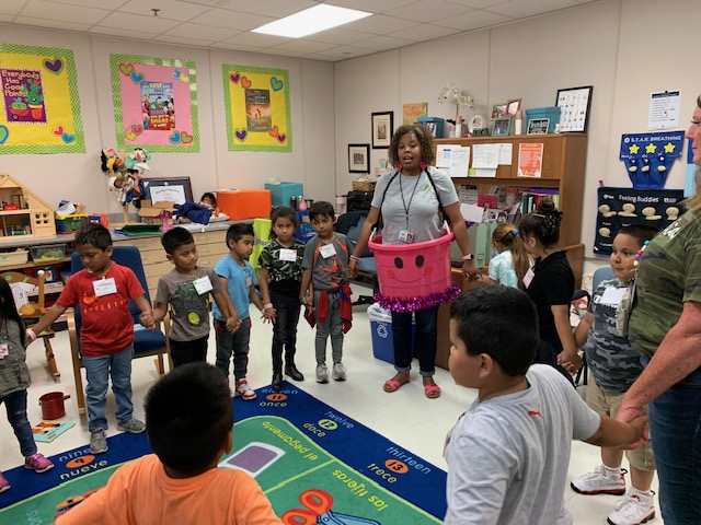 brustadd's tweet photo. You are never too old or too young to learn about kindness! Our ECSS counselor, Mrs. Sheffield, teaches our youngest learners how to fill each other's bucket with kindness at LJJ this summer! #LISDPK #OneLISD
@LewisvilleISD https://t.co/Op2ndef9Rr