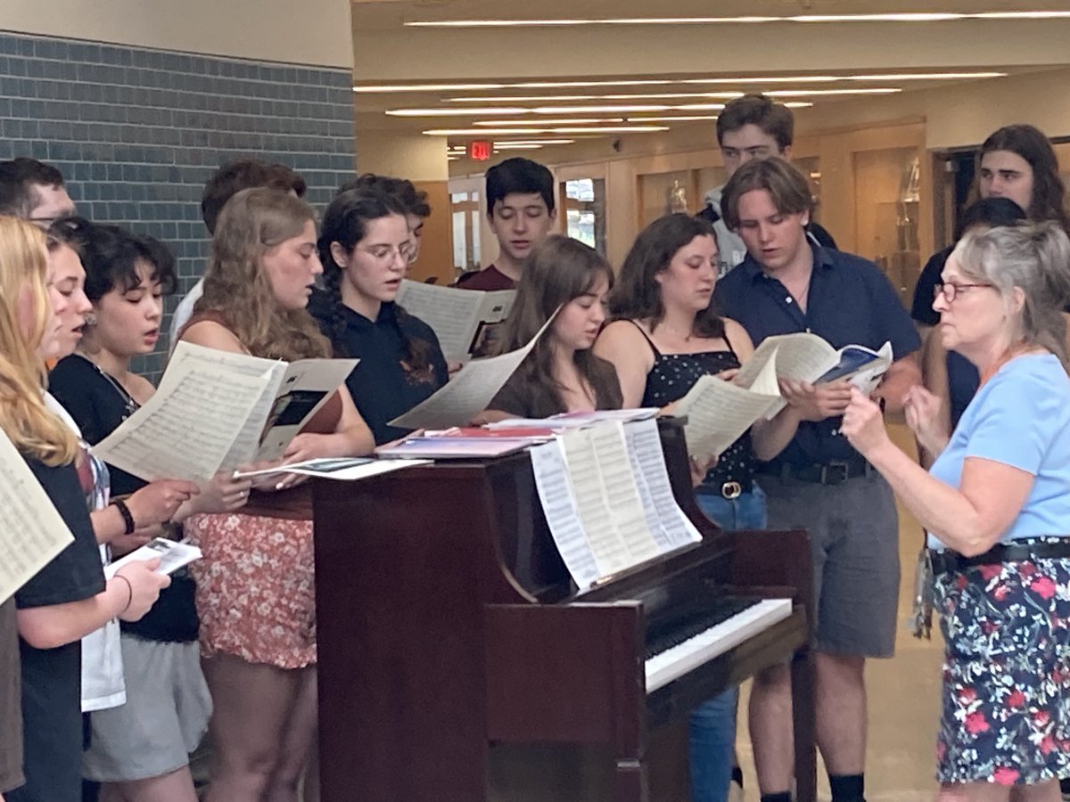 Beverly High School tweet media