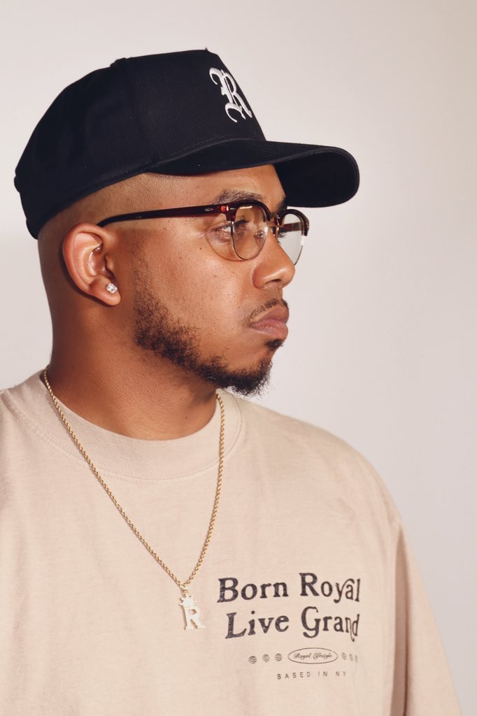 RoyalLifeShop's tweet photo. BORN ROYAL HEAVY TEE 🌅

https://t.co/zZAPTdHRbZ https://t.co/gXqxHES2AY