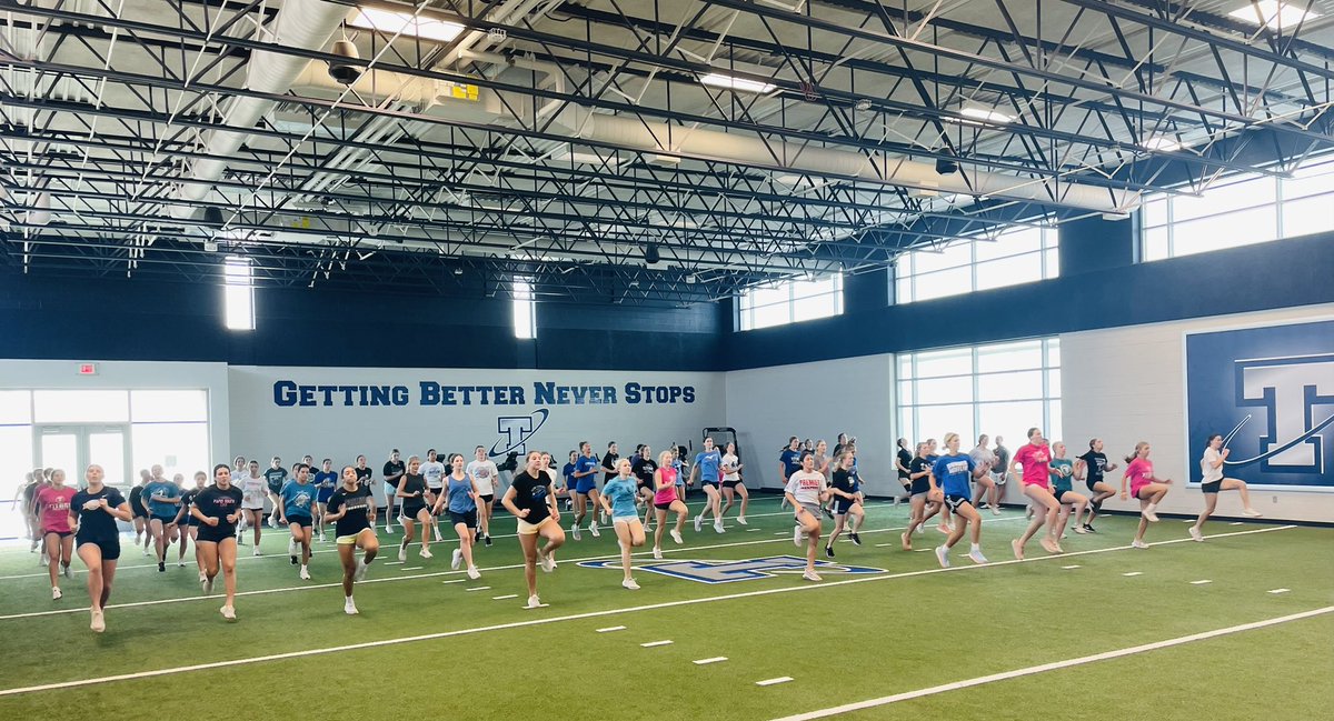 “Crave the Chase” - that’s what 60+ girls are doing right here! Put in the work, LOVE IT, CRAVE IT! It’s been a tough couple of weeks, but these girls show up and do it right! #SouthsidePride #CraveTheChase <a href="/PLS_activities/">PLS Titan Activities</a> <a href="/PLSTitanPower/">Titan Strength</a>