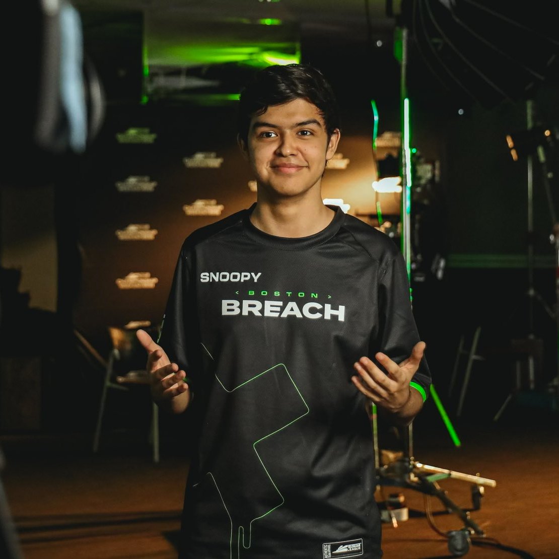 CoDIntelES's tweet image. .@Snzopy es el PRIMER mexicano en participar en la #CODLeague y está haciendo su debut ahora vs OpTic Texas en el #CDLChamps!

La comunidad hispanohablante está contigo, Snoopy. VAMOS. 🇲🇽🤝