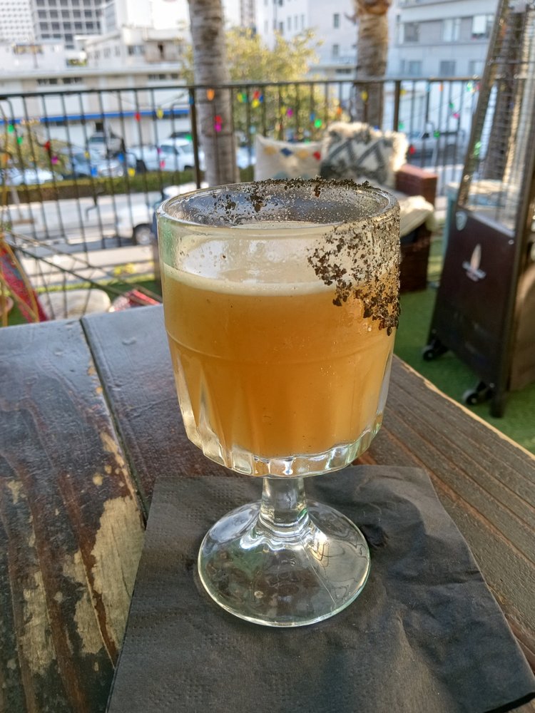If you know what this drink is, comment below! If ya don’t, you’re missing out, fam! Hint: It’s got tequila, roasted corn, byrrh quinquina, burnt tortilla, cinnamon, celery, lime. Doesn’t help? Come thru and ask a bartender. 😉#tequila #patiovibes #summervibes #summercocktails