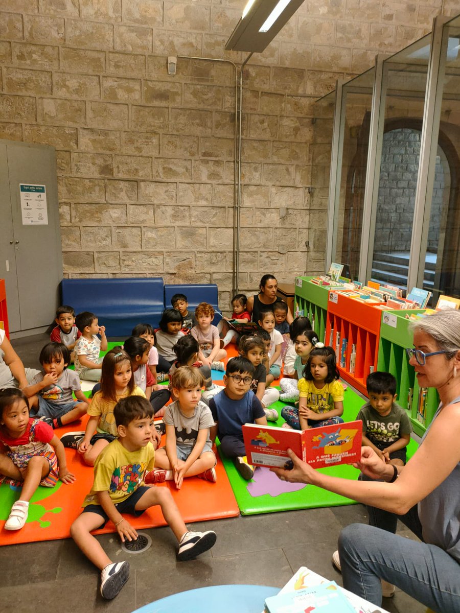 vedrunaangels's tweet photo. Hem passat un bon matí envoltats de contes a la Biblioteca St Pau Sta Creu!! @bibliotequesXBM #intesament https://t.co/op5Z2mGKTM
