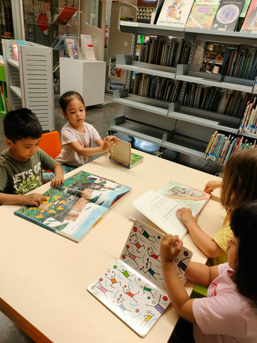 vedrunaangels's tweet photo. Hem passat un bon matí envoltats de contes a la Biblioteca St Pau Sta Creu!! @bibliotequesXBM #intesament https://t.co/op5Z2mGKTM
